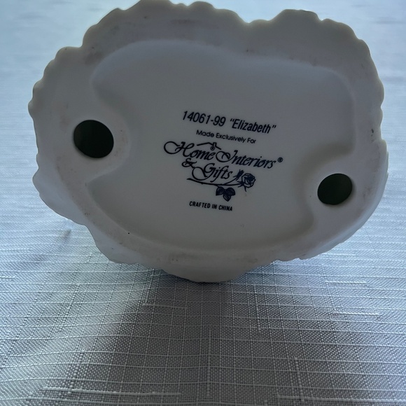 Vintage Homco 14061 Elizabeth 8” porcelain figurine - Picture 4 of 7